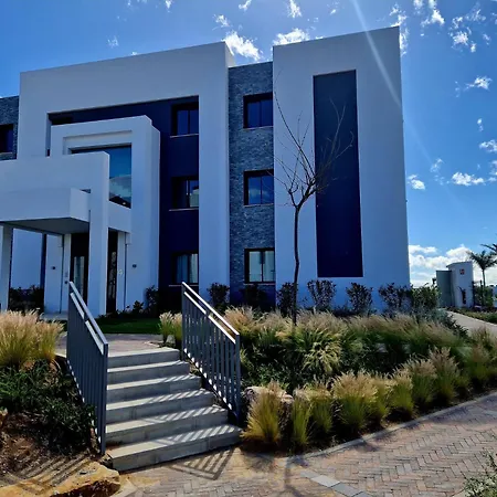 Elegant 3 Bedroom Next To Santa Clara Golf Apartment *